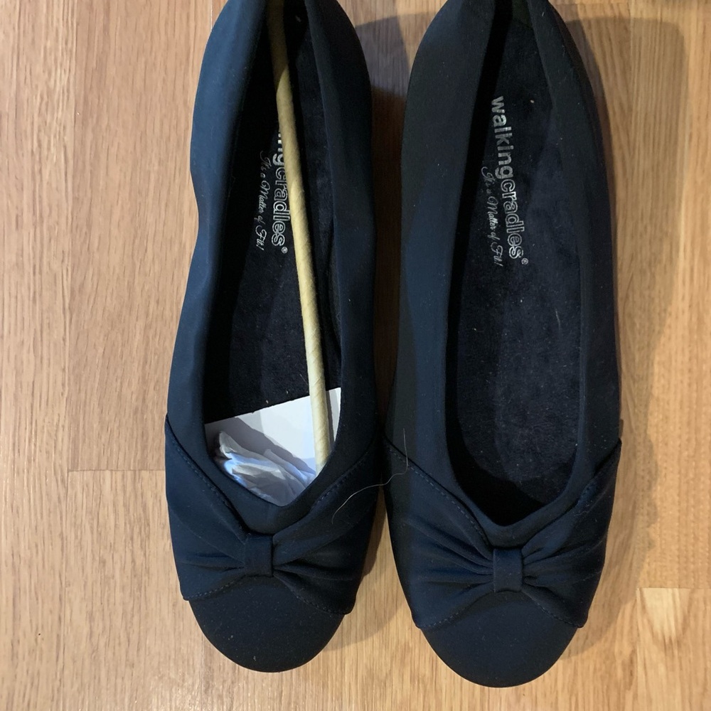 Walking Cradles Women's Elegant Black Loafers